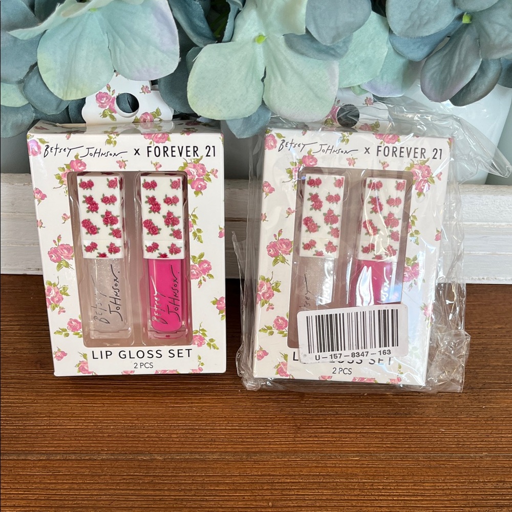 NWT Betsey Johnson x Forever 21 Lip Gloss Set of 2 packs of 2